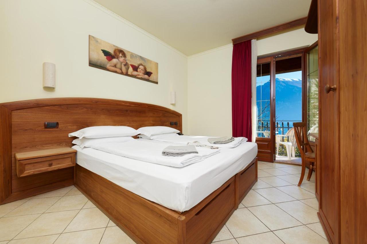 Hotel Al Rio Se Limone sul Garda Bagian luar foto